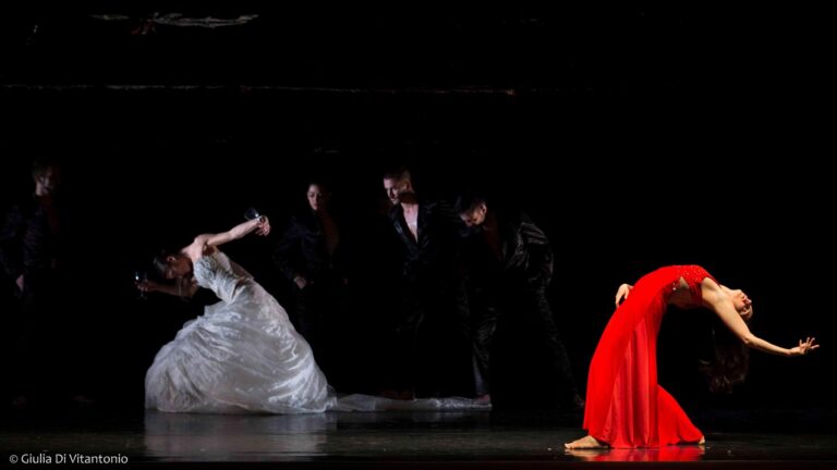 Traviata_Teatro Menotti_ph. Giulia Di Vitantonio_03_11zon